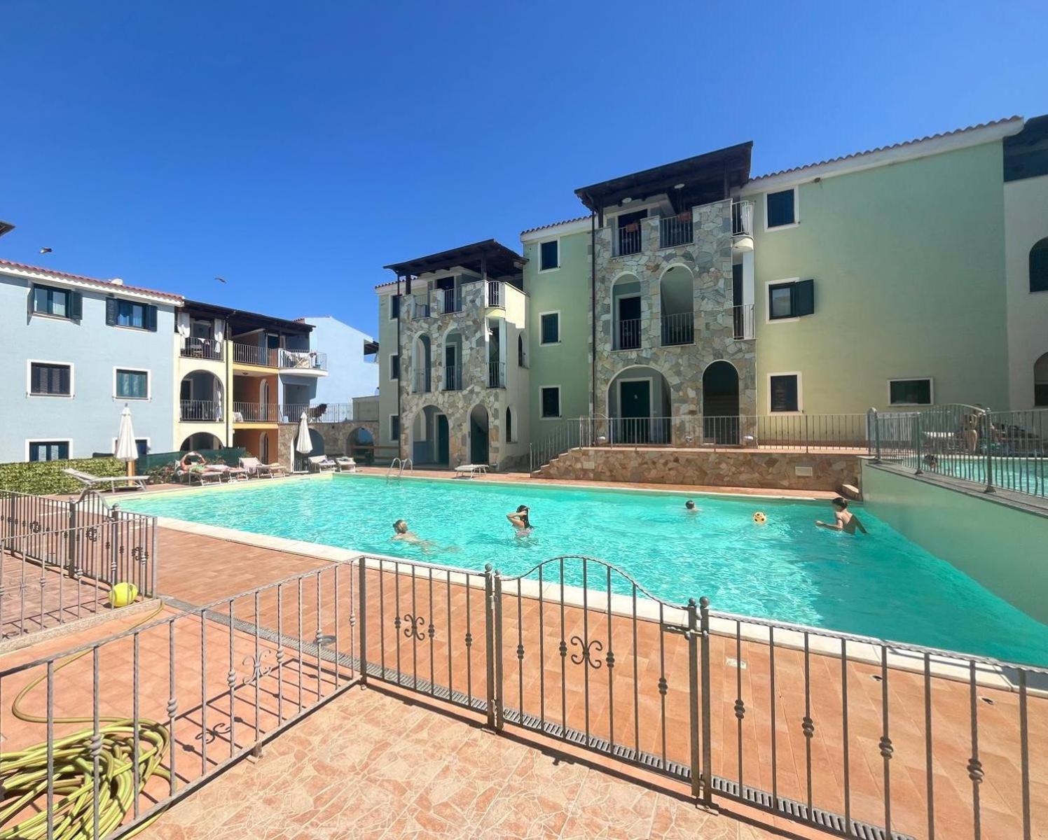 Appartamento Con Piscina Валедория Екстериор снимка